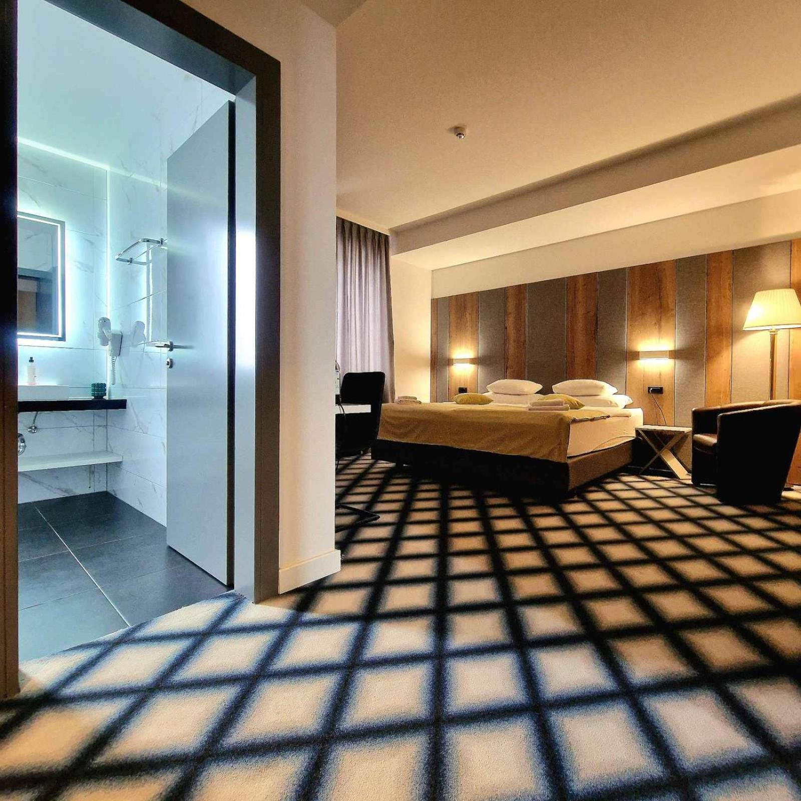 Swiss Plus Hotel Bihac Exterior photo