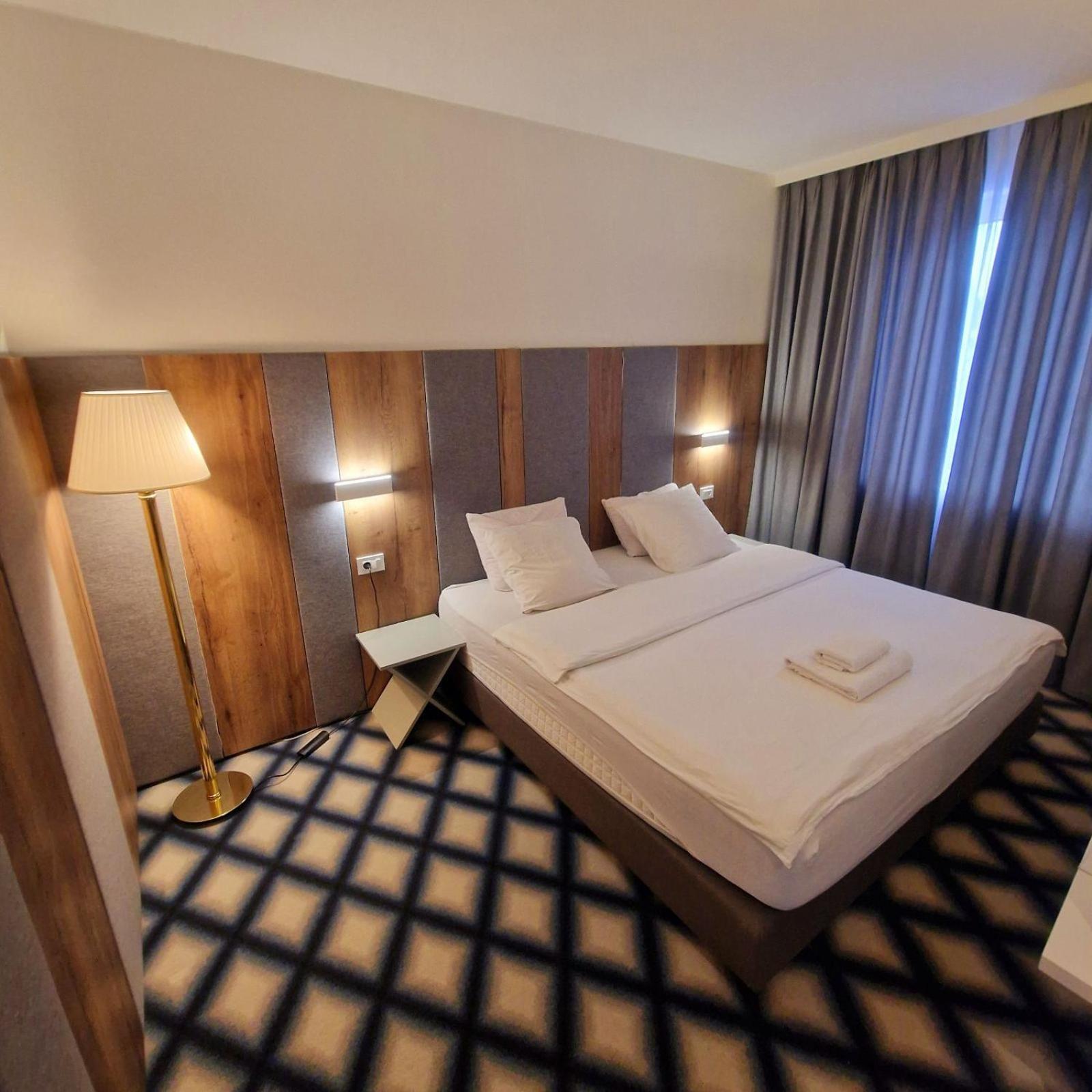 Swiss Plus Hotel Bihac Exterior photo