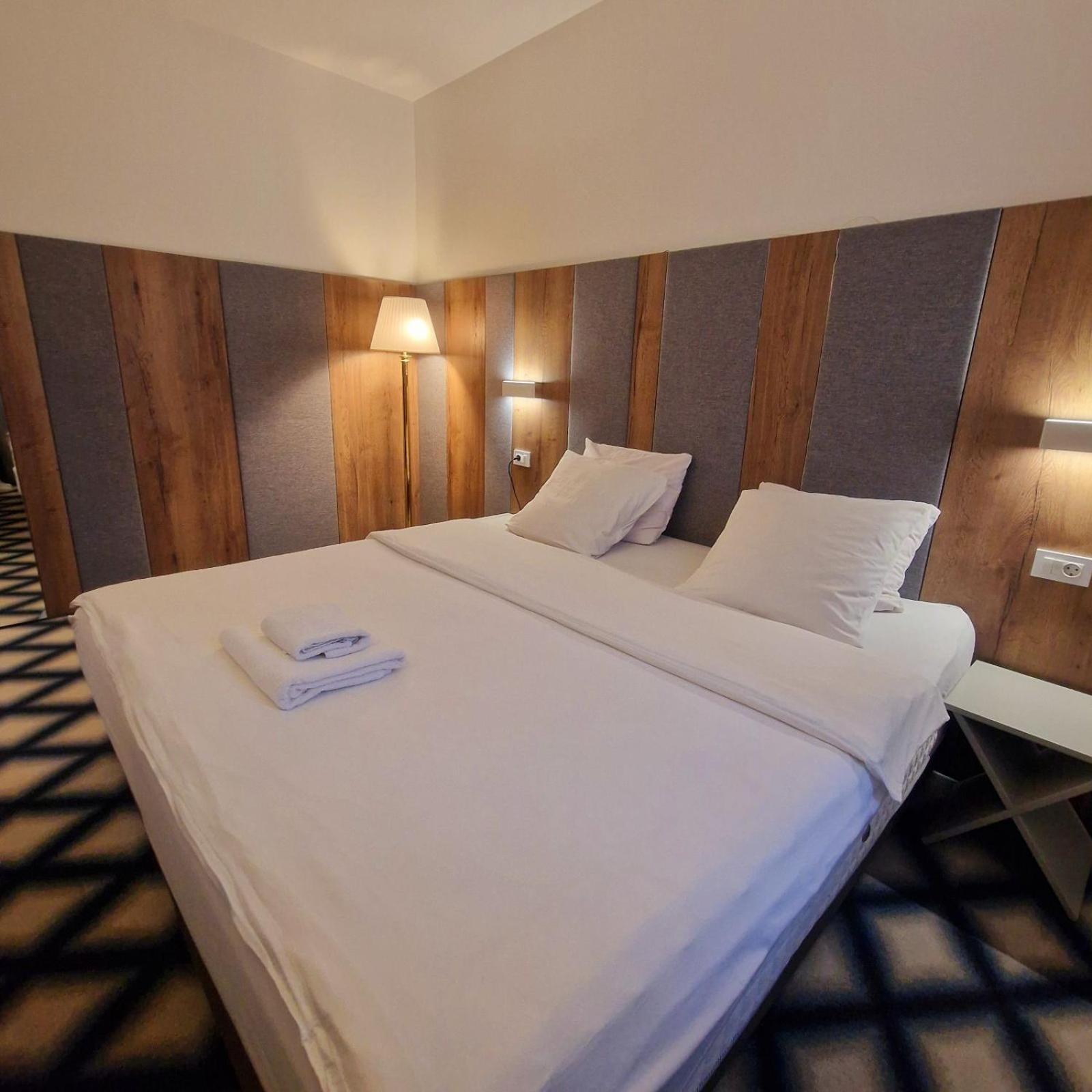 Swiss Plus Hotel Bihac Exterior photo
